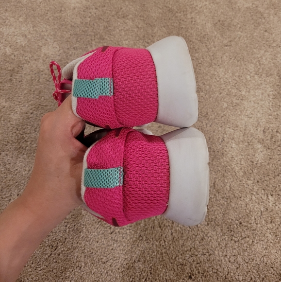 Nike shoes - Picture 3 of 7